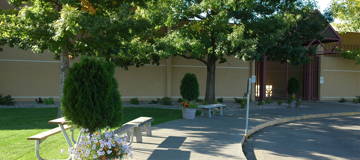 Picture of the outside of Grandview campus.