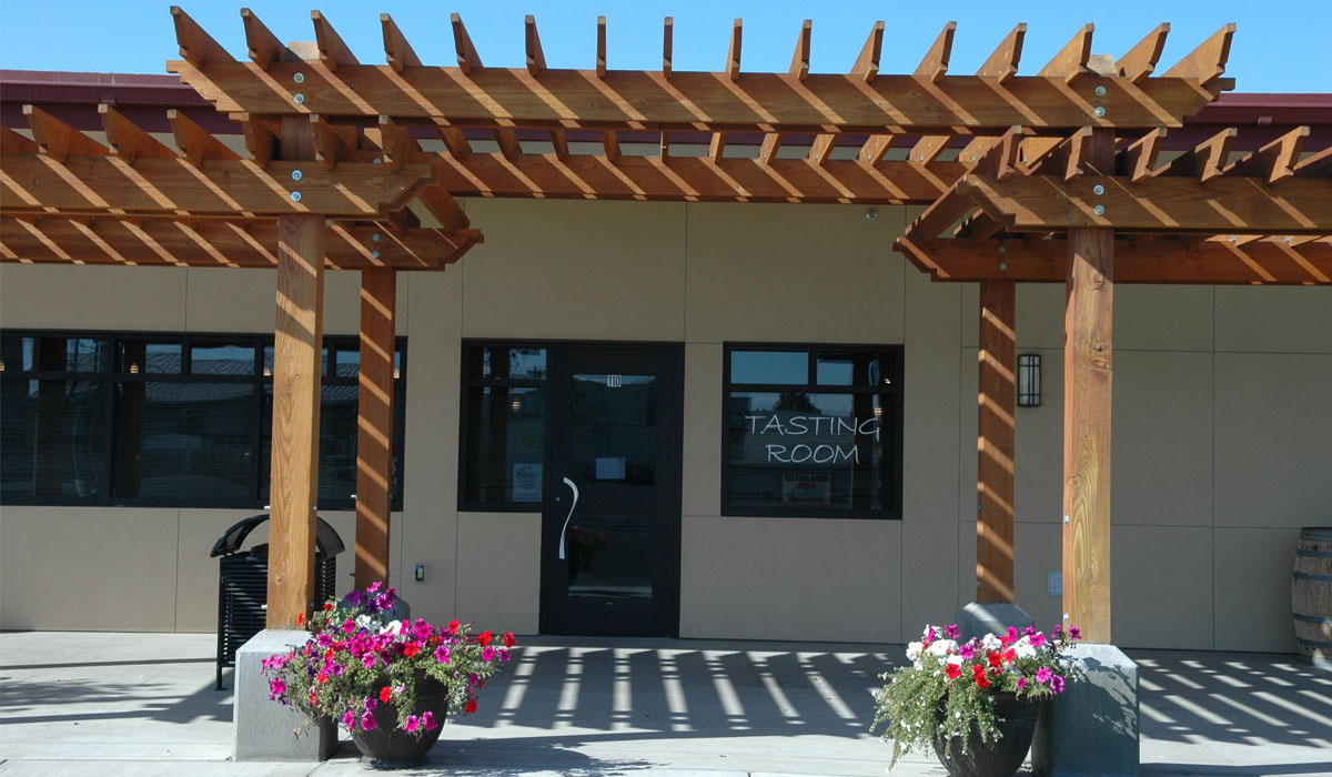 The outside of the Grandview tasting room.