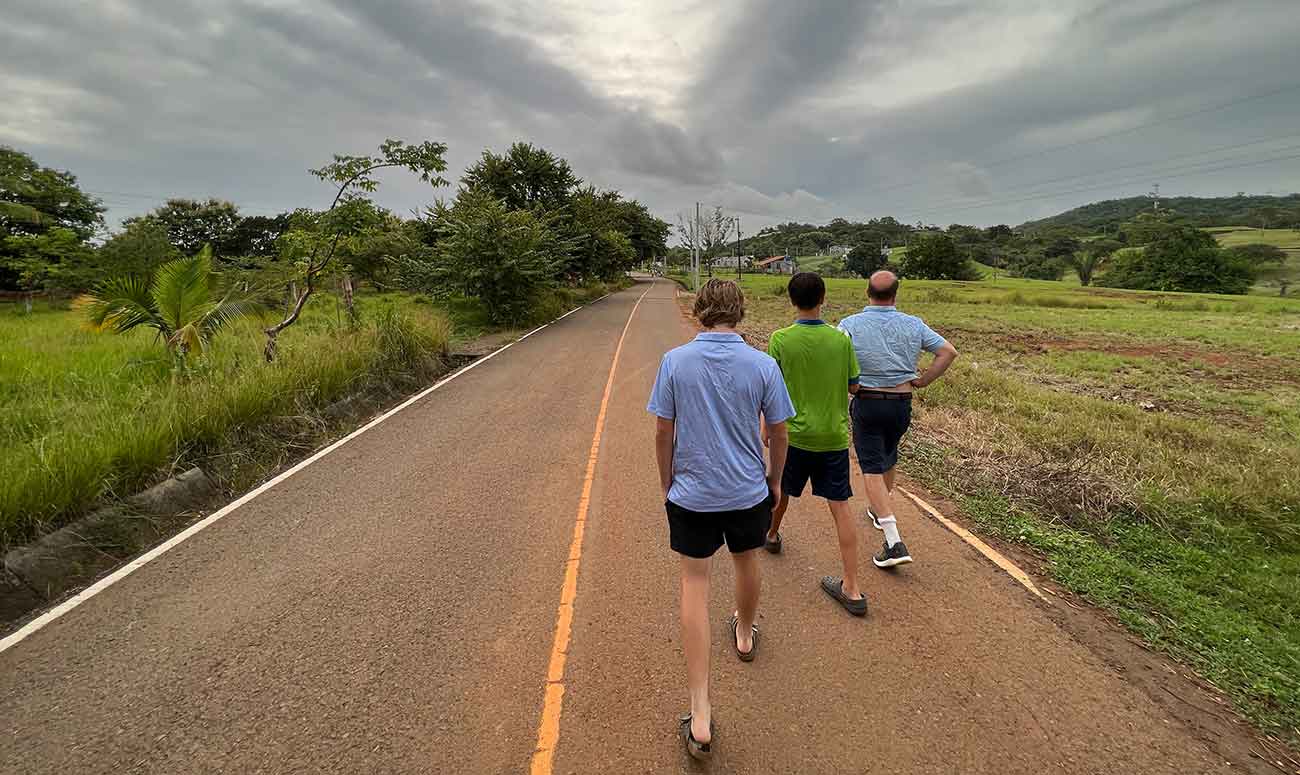 In Panamá roaming the backroads in Santa Catalina.