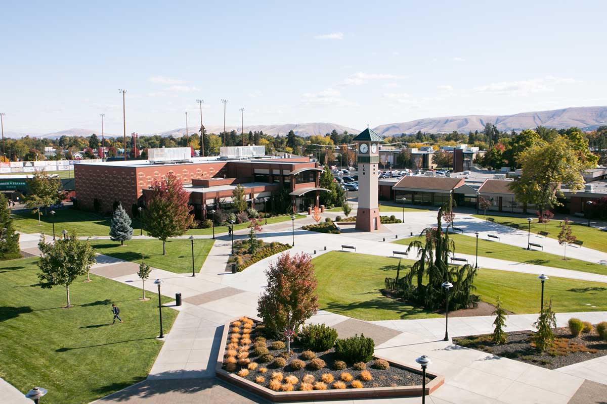 Yakima Campus courtyard